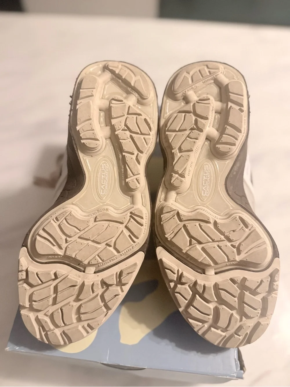 Nike Kids Cream and Brown Mesh Strap Sneakers